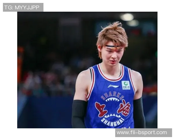 王哲林赴男篮红队报道将随队前往美国进行拉练 王哲林赴男篮红队报道将随队前往美国进行拉练