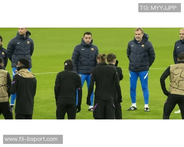 拉波尔塔参加前巴萨球员协会圣诞晚宴,部分退役球员出席 拉波尔塔参加前巴萨球员协会圣诞晚宴,部分退役球员出席