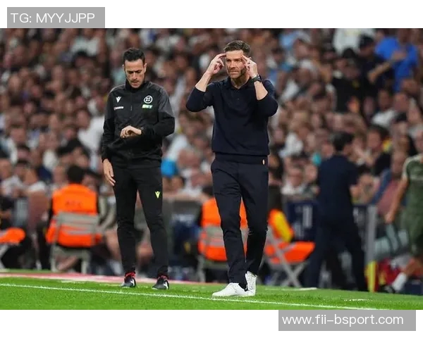 本赛季皇马状态下滑,马卡:一些球员似乎不适应阿隆索的方法 本赛季皇马状态下滑,马卡:一些球员似乎不适应阿隆索的方法